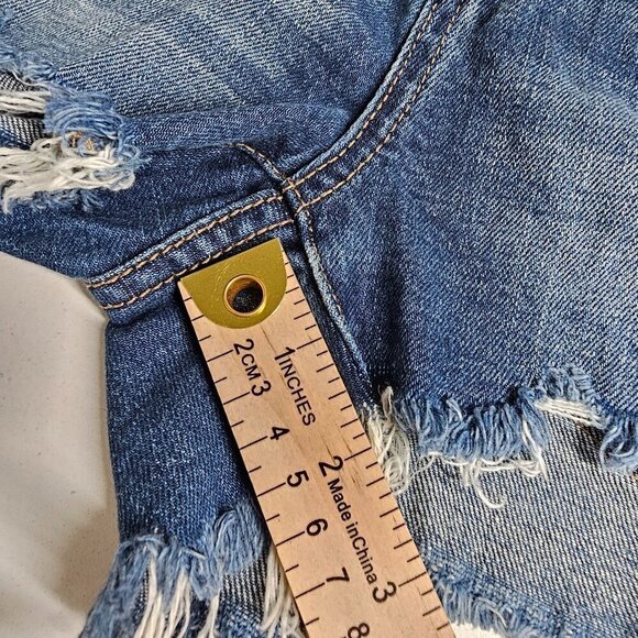 Blank NYC Distressed Frayed Denim Cutoff Shorts Little Queenie Blue Size 25 - Picture 9 of 11